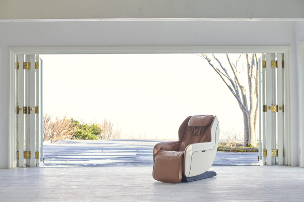 Fotel masujący Synca dla seniora – relaks i wsparcie dla pleców