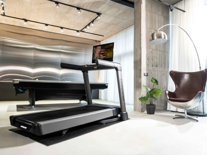 Bieżnia Horizon Tread XP w nowoczesnym wnętrzu – test i opinie 2025