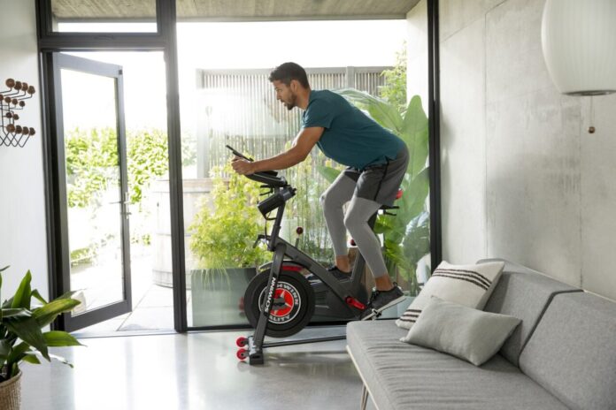 Rowerek spinningowy Schwinn IC8 – model premium do domowego treningu