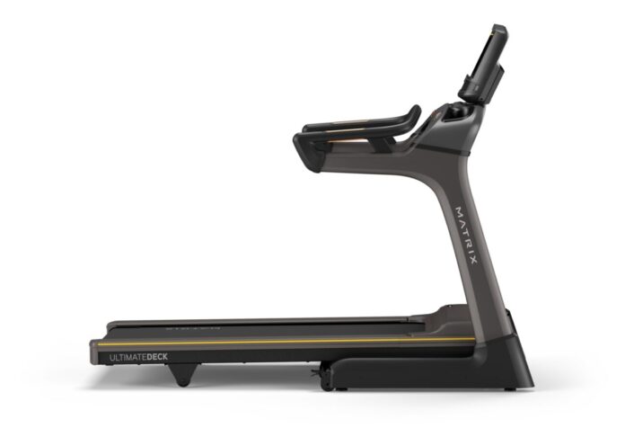 Bieżnia Matrix TF30 TF50 widok z boku – szeroki pas bieżny i stabilna konstrukcja