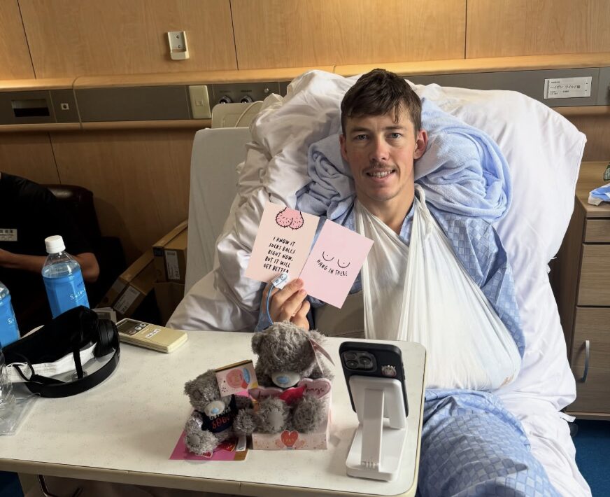 Hayden Wilde w łóżku szpitalnym po wypadku 