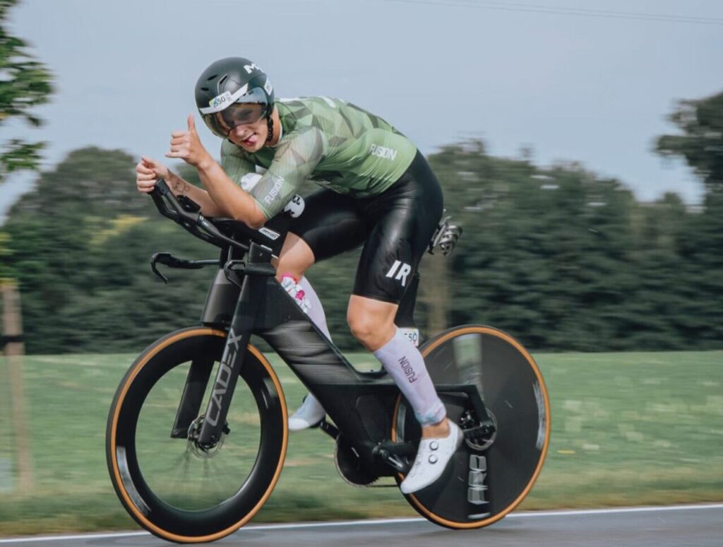 Szymon Fajok podczas etapu kolarskiego 