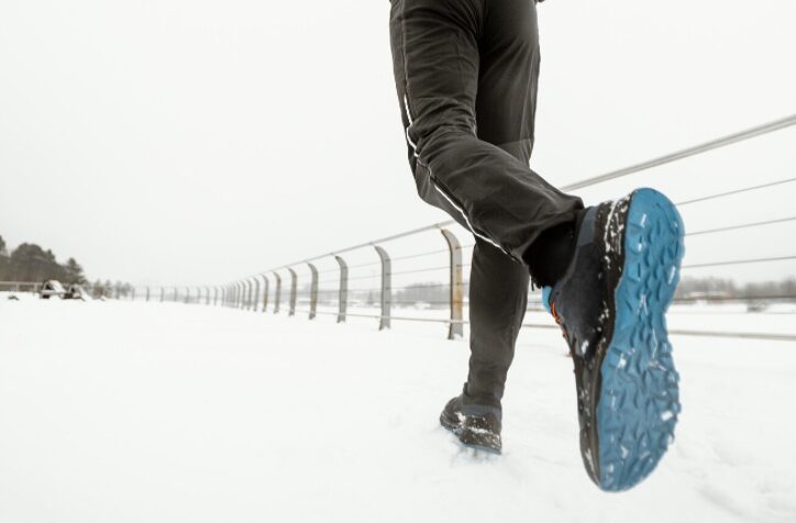 Bieganie zimą w ujemnych temperaturach – trening biegowy na śniegu w bezpiecznych warunkach