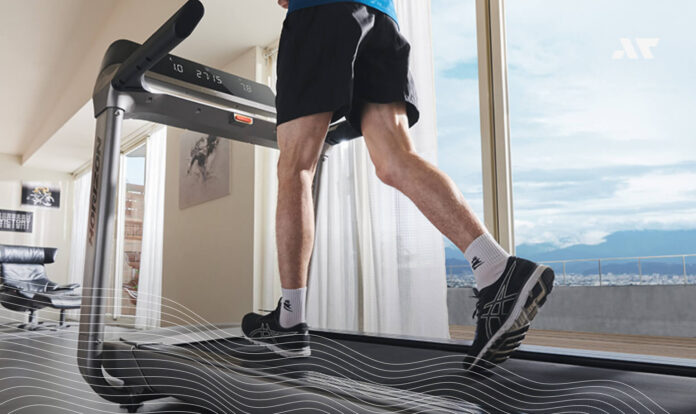 Trening biegowy na bieżni Horizon Paragon X w domowych warunkach, naturalny krok i komfort biegu