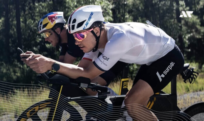 Kristian Blummenfelt i Gustav Iden podczas treningu na rowerach czasowych w przygotowaniach do sezonu IRONMAN