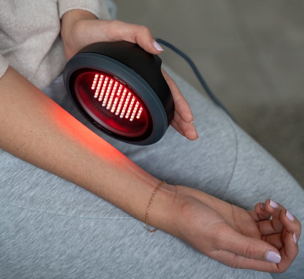 Regeneracja po zawodach z wykorzystaniem terapii światłem wspierającej odbudowę mięśni