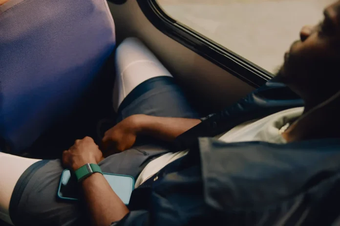 Regeneracja w triathlonie – monitorowanie snu i zmęczenia podczas podróży na zawody