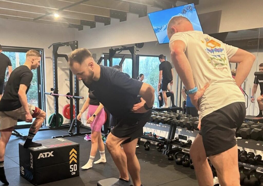 Trening siłowy triathlonistów – ćwiczenia funkcjonalne poprawiające stabilizację i siłę
