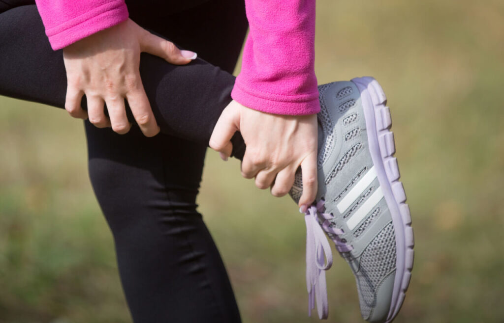 Urazy triathlon – ból nogi i przeciążenie kończyny dolnej u zawodnika w trakcie sezonu
