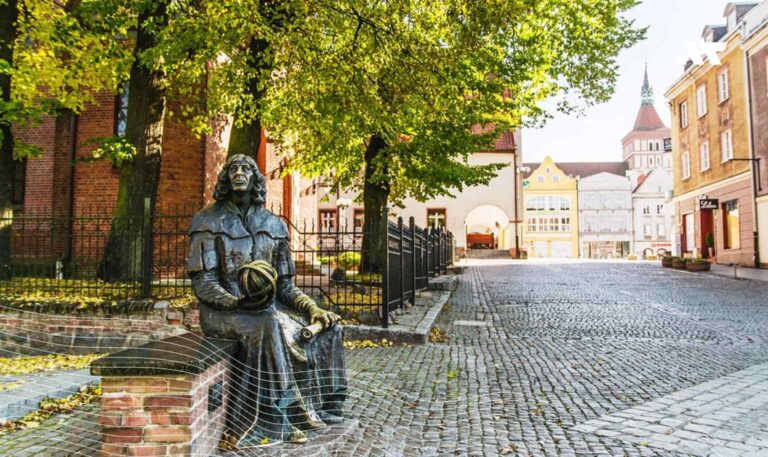 Olsztyn Półmaraton 2026. Pomnik Mikołaja Kopernik