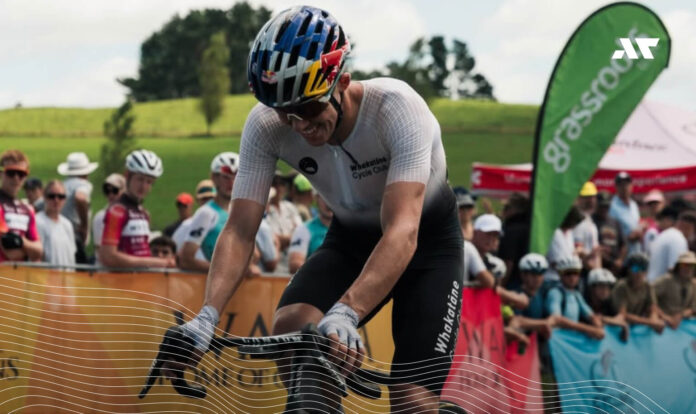 Hayden Wilde podczas etapu kolarskiego na zawodach triathlonowych Oceania Sprint Championships w Napier w sezonie 2026